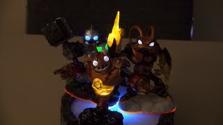 Skylanders Giants Figures Unboxing Video  Bouncer Crusher Swarm [upl. by Ttik766]