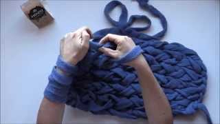 Aprende a tejer con las manos Infinity Scarf ¡en menos de 5 minutos [upl. by Margherita]