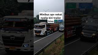 Minibus apv nekat nyalip kiri trailer shorts [upl. by Isoj]