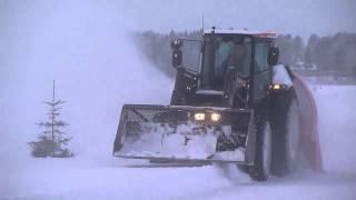 Valmet 665 med snöslunga [upl. by Gelman]