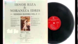 NORANIZA IDRIS amp IBNOR RIZA  SERI BULAN [upl. by Kort]