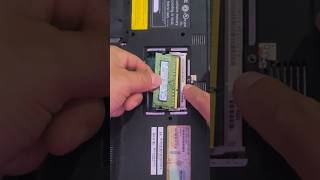 COMO CAMBIAR UNA MEMORIA RAM a laptop SONY VAIO 71312L shorts [upl. by Dnomaj169]