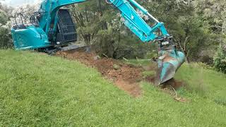 21 Kobelco Blade Runner ED160 track cutting [upl. by Linnea]