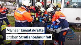 Mainzer Einsatzkräfte proben Straßenbahnunfall [upl. by Bobinette]