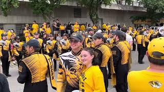 Marching MIZZOU drum line warmups  JBs 91424 [upl. by Biron380]