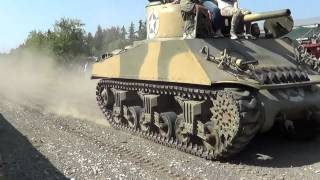 Carro armato Sherman M4 [upl. by Ilahtan]