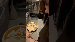 Overflow latte art 😞 coffeart coffeeart coffee latteeart coffeelatteart latteartbasic [upl. by Rodge]