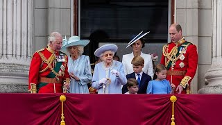 Festa do jubileu da Rainha de Inglaterra já começou e vai durar quatro dias [upl. by Ledairam865]