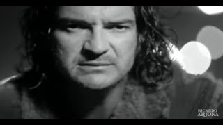 Ricardo Arjona  Mojado feat Intocable Video Oficial [upl. by Yllak]