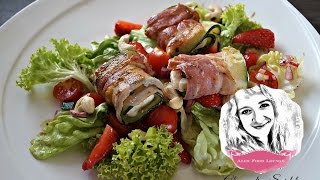 Blattsalat mit KäseBaconPäckchen und Erdbeeren Sommersalat [upl. by Witcher94]