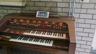 Solina N150 Eminent Orgel Speelt Oh Honolulu [upl. by Ennovyahs]