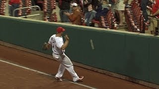 Holliday lets foul ball drop to prevent run [upl. by Durrett]