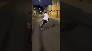 Quase bati na veia 😂 graupao automobile grauu bicicleta eikedograu funk stunt grauarte [upl. by Warga]