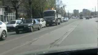 StraßenBahn Gleise u FahrbahnLöcher in Rumänien  Ploiesti 2012 [upl. by Aehsat156]