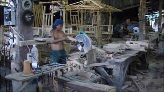 Atelier de fabrication de paillote bambou nipahut [upl. by Nosnar]