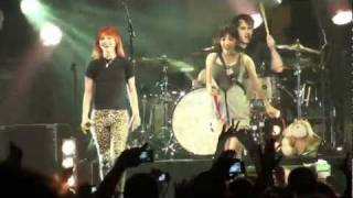 Paramore quotMisery Businessquot Fan Sings with Hayley HD Live on 4302010 [upl. by Lane]