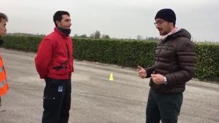 Lezione di Guida MOTO 3  Il segreto del CERCHIO e dell8 [upl. by Rutledge]