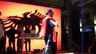 Unikkatil ft Klepto  Kuq e zi  live performance  25 Vjet Plis [upl. by Fujio]