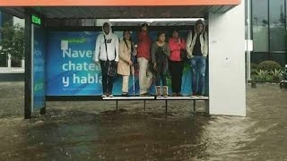 Así fue la inundación de Quito Ecuador por fuerte lluvia  24042017 [upl. by Nikolaus]