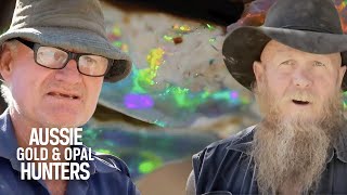 The Bushmens Greatest Opal Finds On Outback Opal Hunters [upl. by Anehsuc]