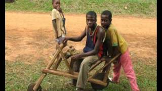 Enfants pygmées à Lomié Cameroun [upl. by Ymeon]