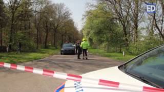 Auto komt in botsing met groep wielrenners in Mierlo [upl. by Sulamith17]