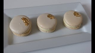 Macarons au Chocolat Blanc amp à la Vanille [upl. by Ellatnahc]