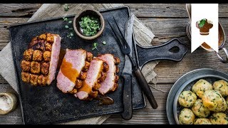 Schweinekrustenbraten selber machen I Bayerischer Klassiker mit Semmelknödel und Biersauce  EDEKA [upl. by Aloel]