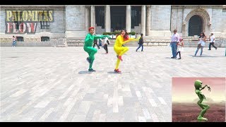 BAILANDO DAME TU COSITA en PÚBLICO  DameTuCosita Challenge en LA CALLE [upl. by Otokam78]