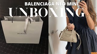 BALENCIAGA NEO CLASSIC MINI TOP HANDLE BAG UNBOXING WHAT IT FITS [upl. by Rome]