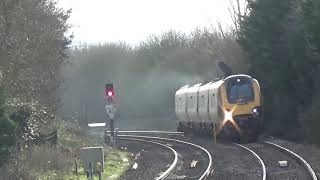 Class 220 passing Appleford with incredible 2 tone  29122018 [upl. by Danica]