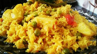 Aloo Matar Ki Khichdi 10 minutes mai mazedar Aloo Matar Ki Khichdi Cooker mai Khichdi recipe [upl. by Byers547]