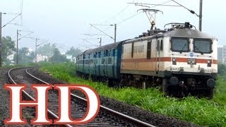 LGD WAP7 JAIPUR MYSORE SUPERFAST EXPRESS AT MISROD BHOPAL [upl. by Gmur654]