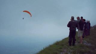 Paraglider Acro and Crash after Fullstall Wingover Gleitschirm Kunstflug in Slowenien Absturz [upl. by Ellenehs]