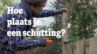 Houten schutting plaatsen  Hoe plaats je een schutting  RentSetGo [upl. by Sumer]