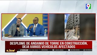 Cae andamio de construcción varios vehículos afectados El Show del Mediodía [upl. by Einnim850]