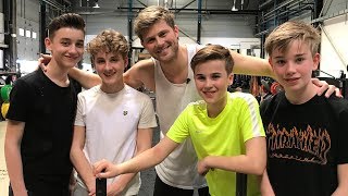 85 FOURCE gaat SPORTEN met TIM DOUWSMA🏋️💪  JUNIORSONGFESTIVALNL🇳🇱 [upl. by Moe]