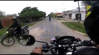 🚨 Impresionante persecución de la policía de Rosario a dos motochorros [upl. by Errick913]