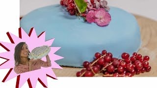 Torta Colorata con Pasta di Zucchero  Le Ricette di Alice [upl. by Karole126]