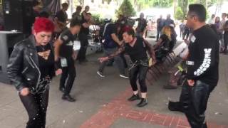 Baile metalero  Tianguis del Trueque Ciudad de México [upl. by Adnorahc]