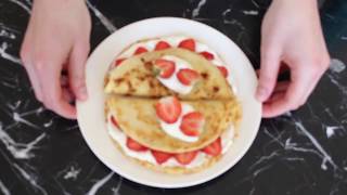 Glutenvrije pannenkoeken in 1 minuut [upl. by Atteinotna278]