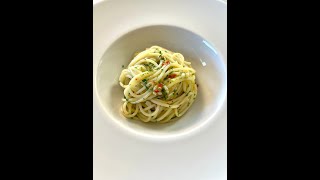 Salvate la ricetta del piatto di mezzanotte per eccellenza SPAGHETTI AGLIO e OLIO 😋 Shorts [upl. by Yrellam]