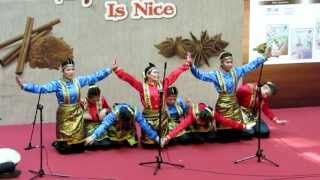 Singapore HeritageFest 2013 SamanA Dance from Indonesia by PSB Academy 印尼薩滿舞 [upl. by Gnilhsa129]