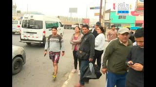 Puente Piedra Colectivos y combis piratas hacen su agosto ante segundo día de paro [upl. by Robbie]