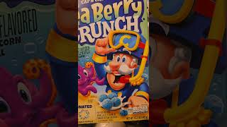 Capn crunch Sea berry crunch capncrunch cereal breakfast review reaction tastetest quakeroats [upl. by Ardnasak676]