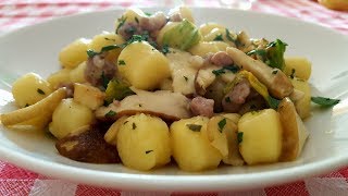 Gnocchetti con porcini e salsiccia e fiori di zucchina [upl. by Ifen]