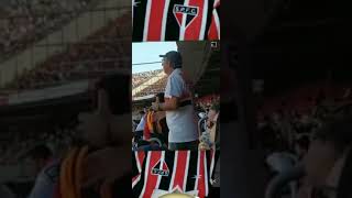 OS Velhos da Bola  Senhor Silvio vendo o jogo do São Paulo no Morumbi  São Paulo 0 x 4 Flamengo [upl. by Ahsoet]