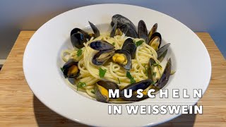 Miesmuscheln in Weißwein Sauce  Mussel in white vine sauce [upl. by Kesia146]