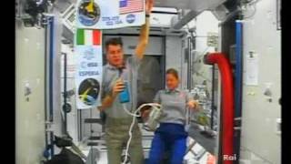 Collegamento tra il Presidente Napolitano e lastronauta Paolo Nespoli mpg [upl. by Wunder141]