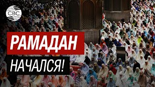 Рамадан начался Поток мусульман в мечеть Истикляль в Джакарте [upl. by Inahc]